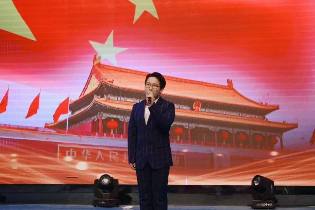 俄方调查人员称在伊尔-76运输机坠毁地点发现疑似导弹碎片